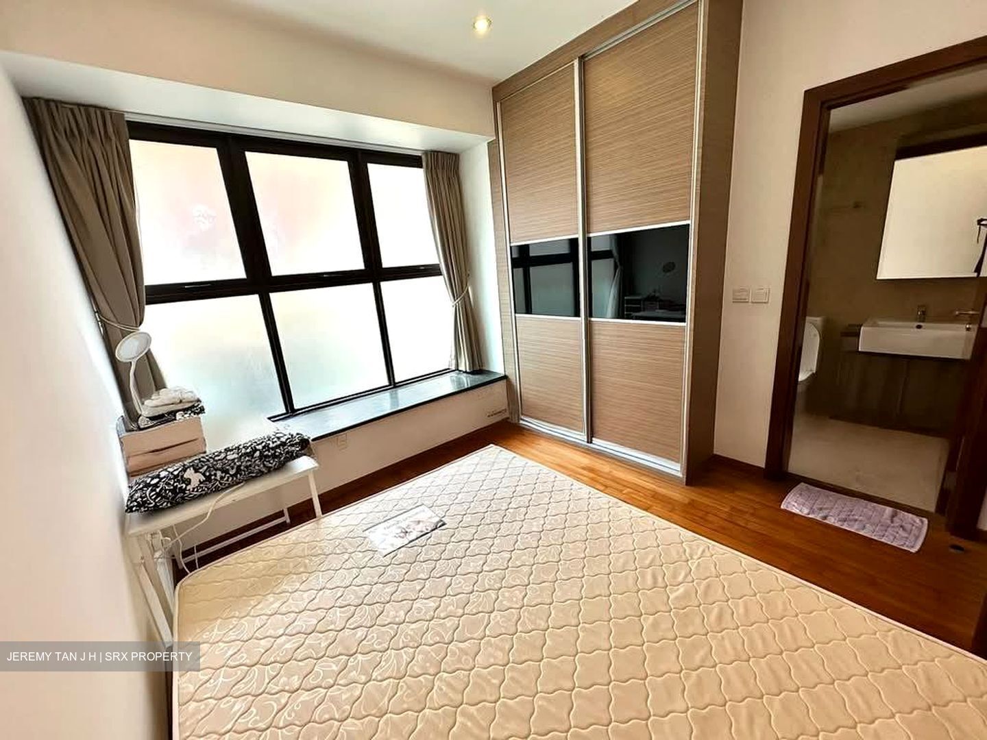 Holland Link (D10), Terrace #593319351
